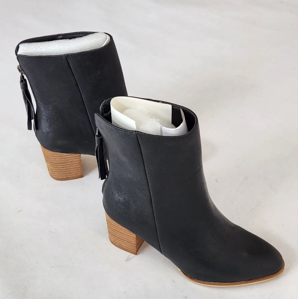 NWT || HEY GIRL by CORKYS || Boujee black vegan, block heel, back zipper, sz 8